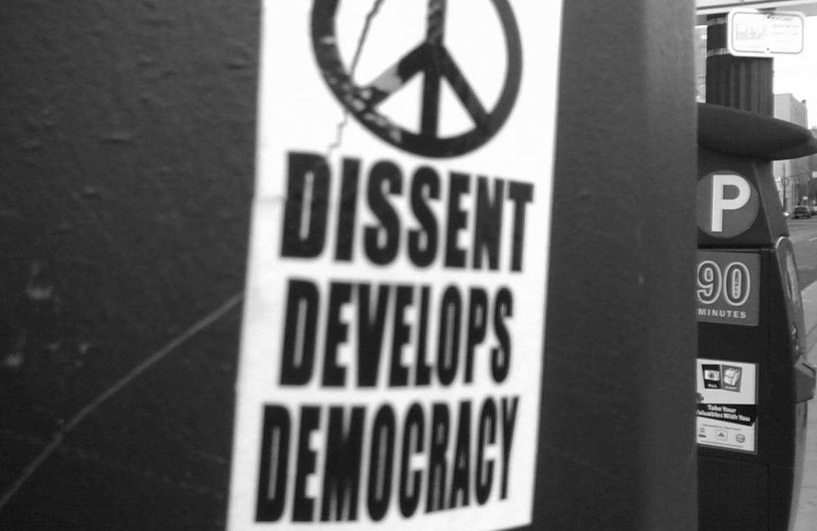 dissidence et democratie
